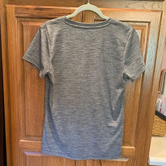 Medium- Gray UnderArmour HeatGear Tshirt - Picture 2 of 3